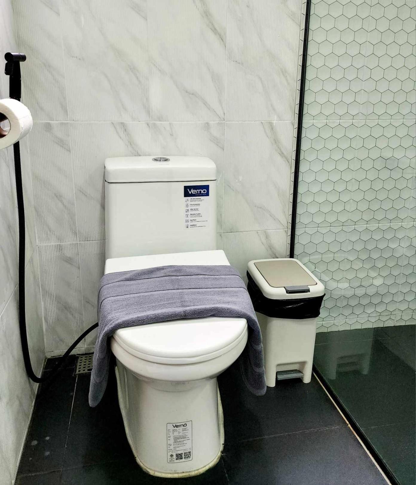 Kenton House Apartment Саванакет Екстериор снимка